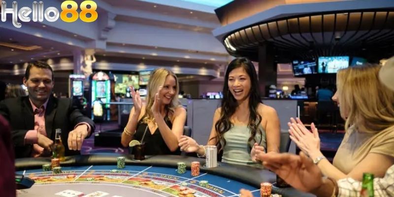 Baccarat giữ vai trò trung tâm nhờ luật chơi vô cùng đơn giản